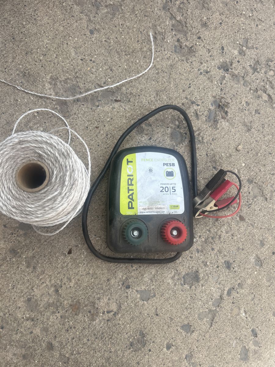 Electric animal fence