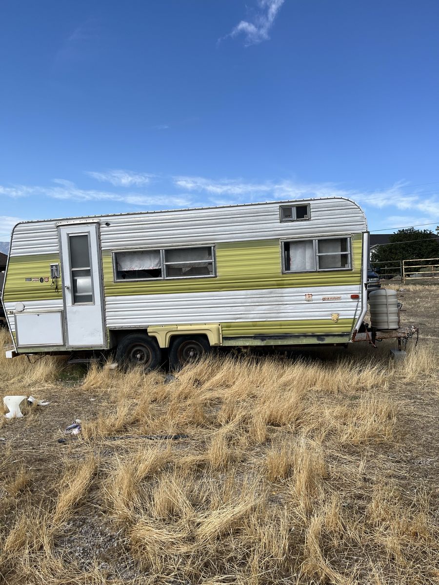 Camping trailer