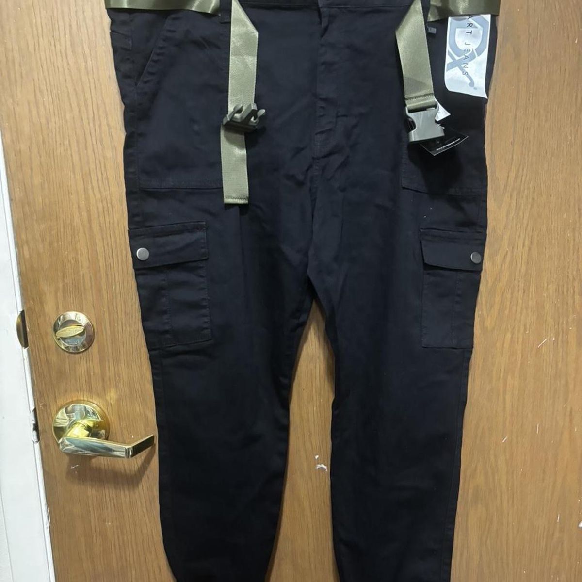 New Smart Jeans Men's Black Cargo Pants with Olive Green Web Belt - Size 24W