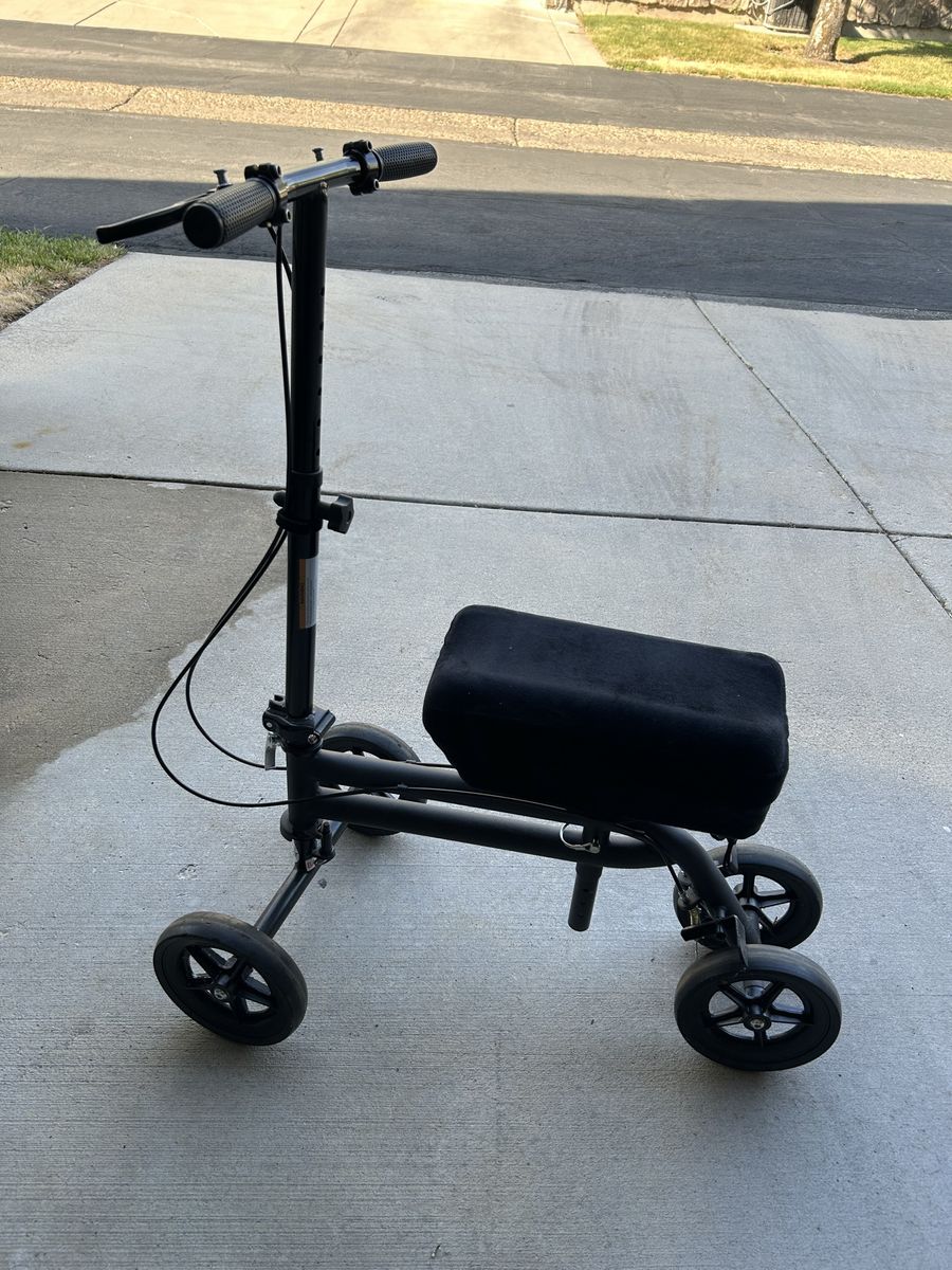 Knee Rover All-Terrain Knee Scooter Crutch Alternative with Shock Absorber - Black