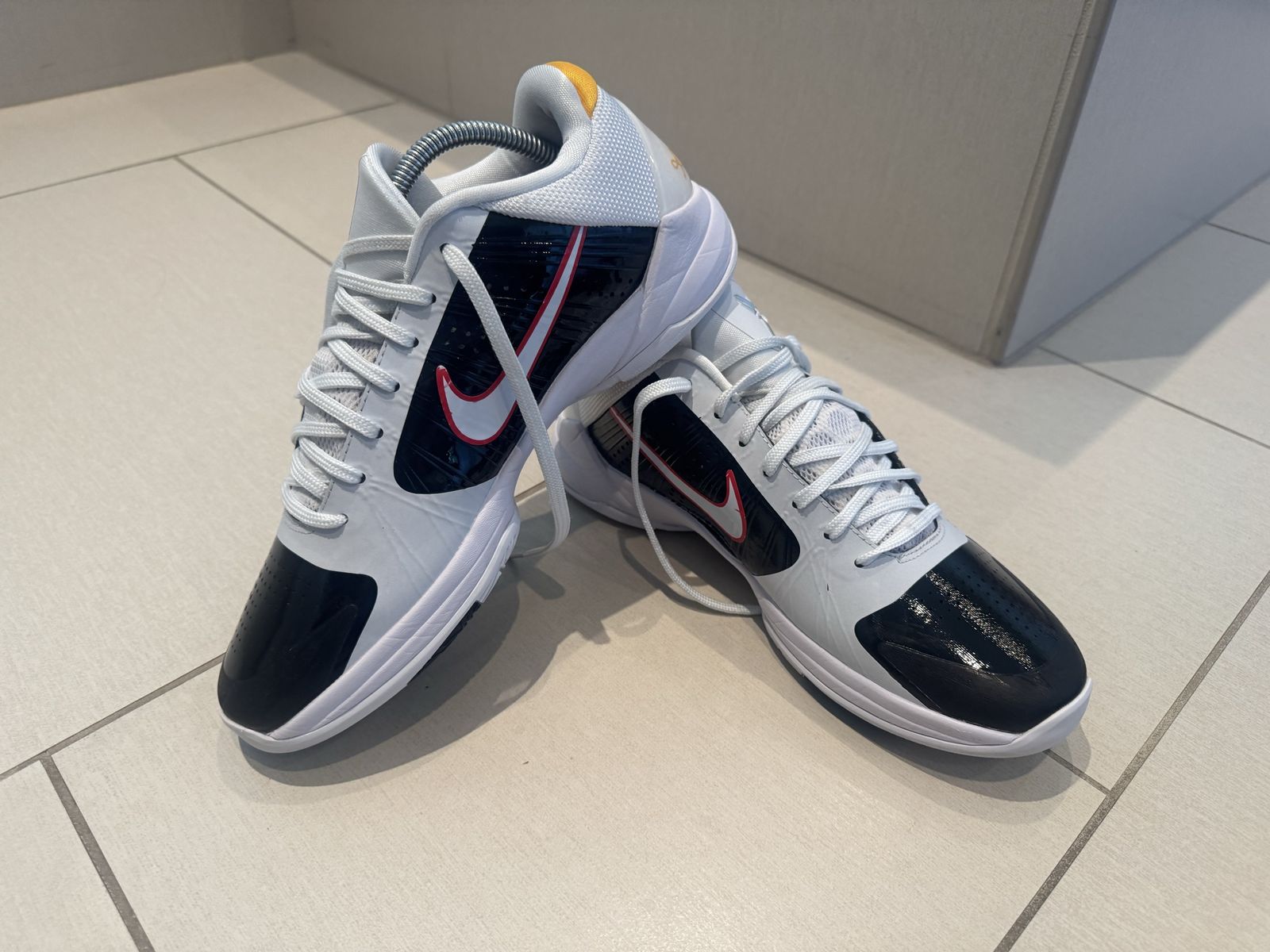 Nike Kobe V Protro "Jersey Frost" Men's Basketball Shoes - Size 9.5