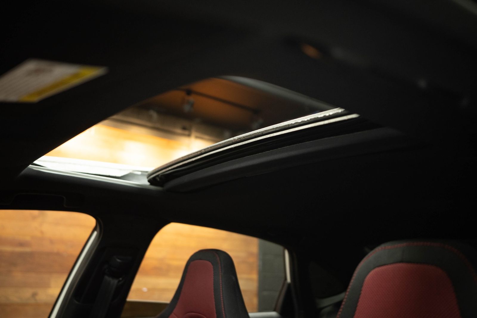 Main image 28