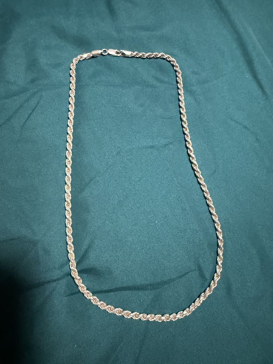 Main image 3
