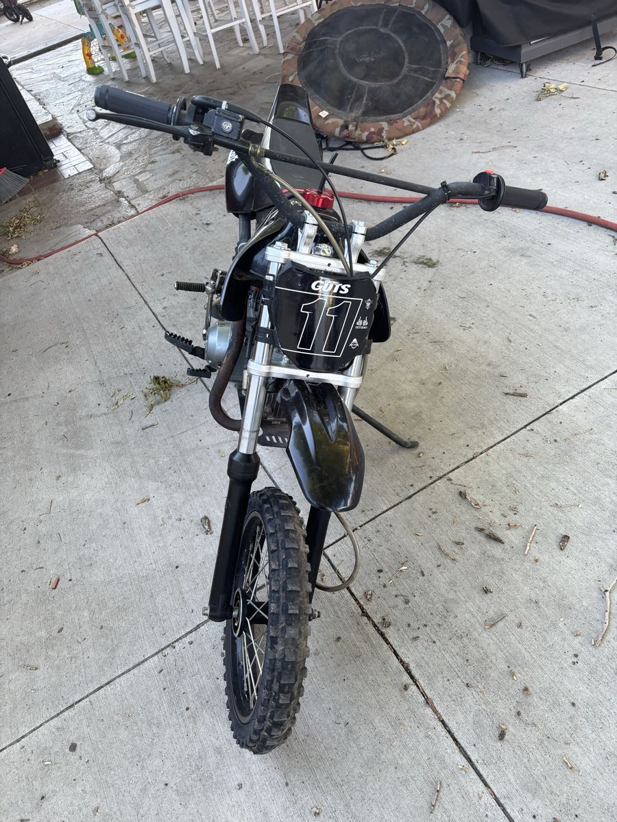 Pit bike
