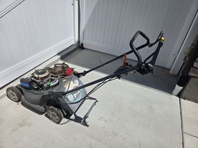 Honda HRX 217 in Pieces