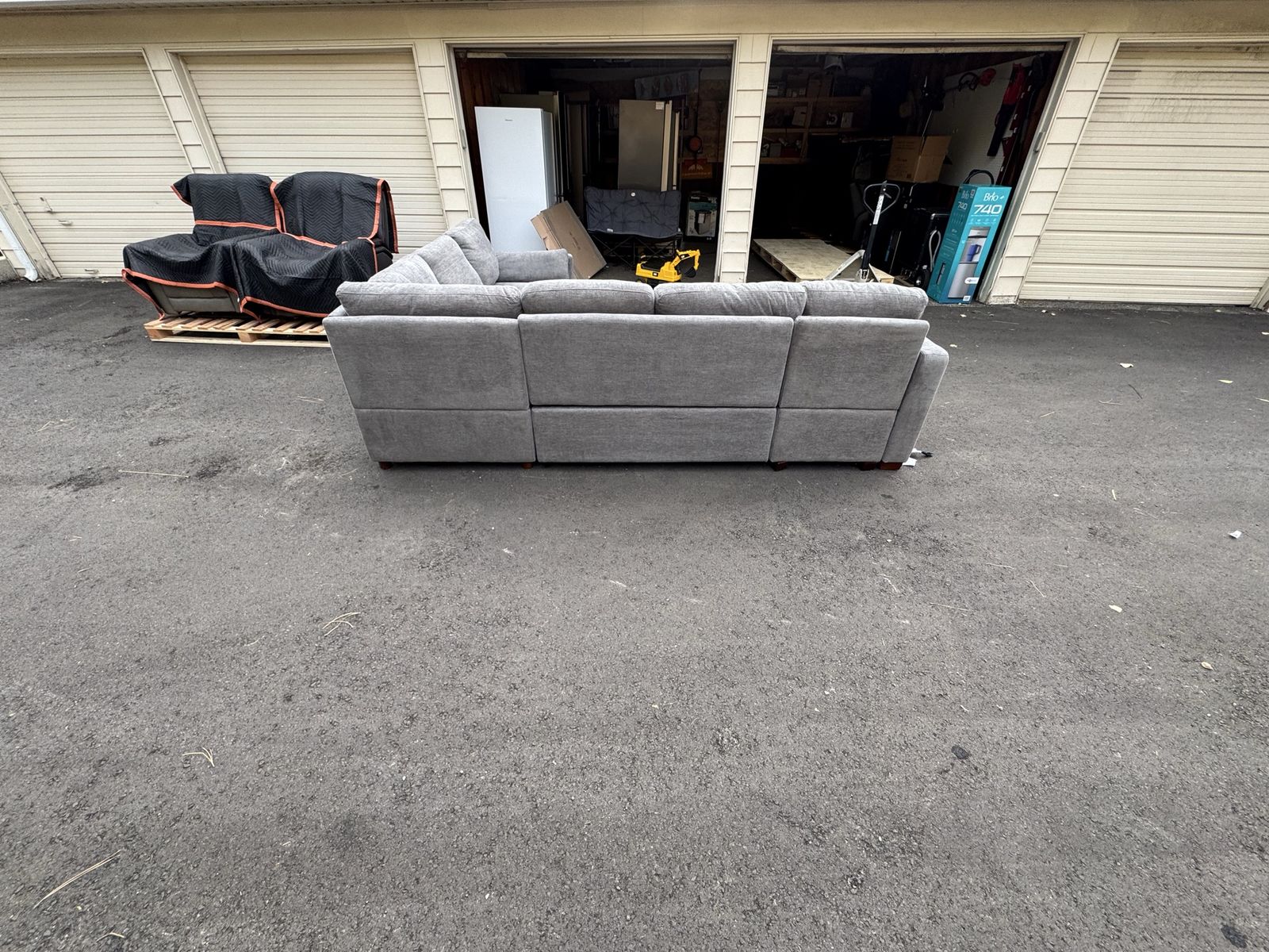 Main image 6