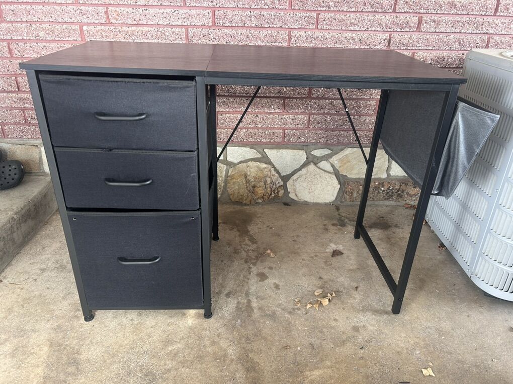 Black Desk With Drawers