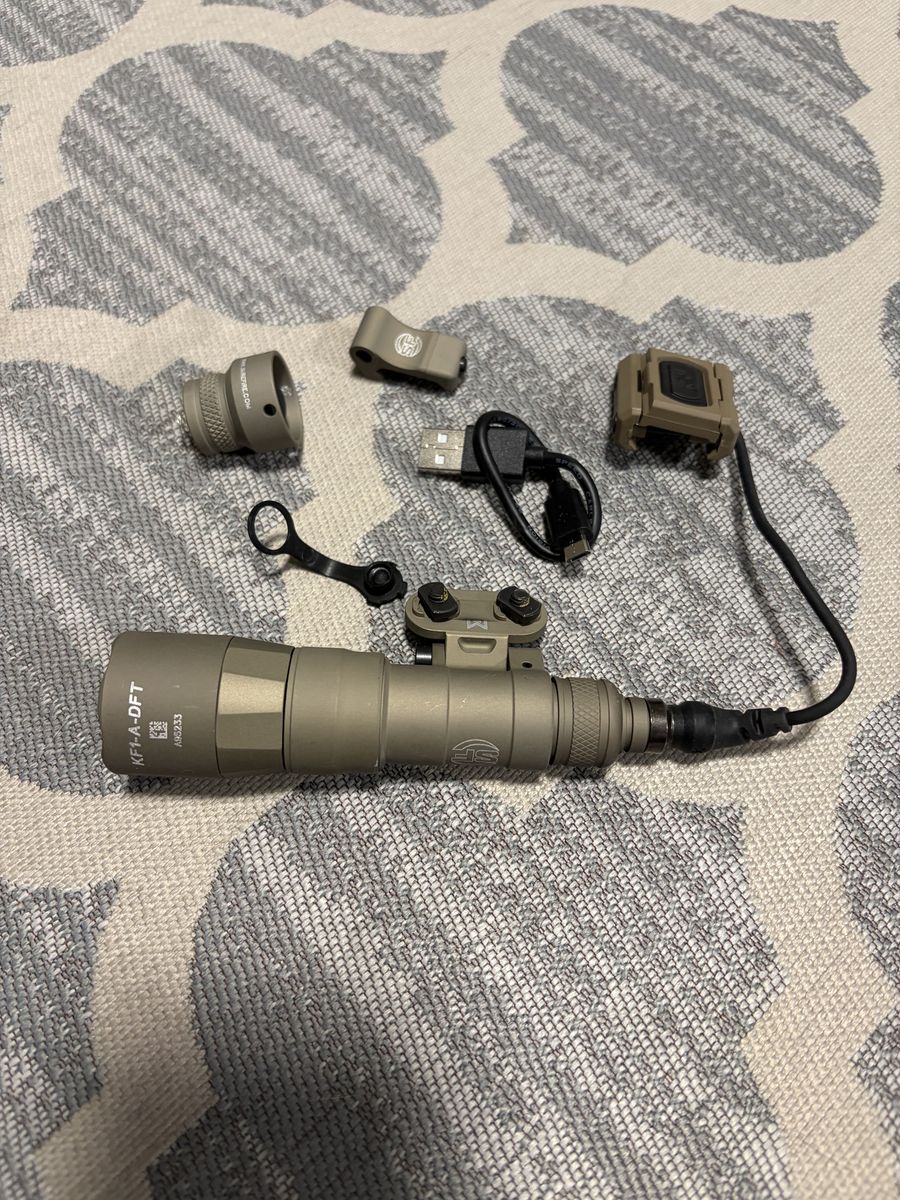 SureFire mini scout lite & hot button