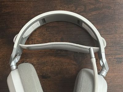 Corsair hs80 RGB Wireless XT Gaming Headset White - Used Excellent Condition