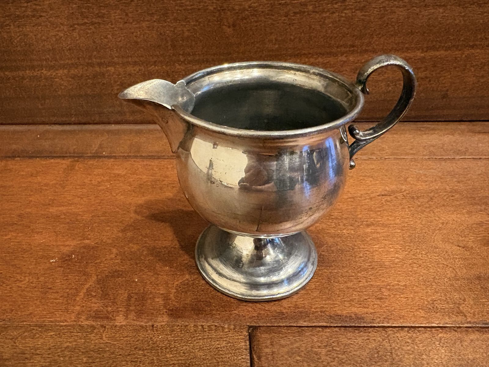 Vintage New Amsterdam Silverplate Creamer