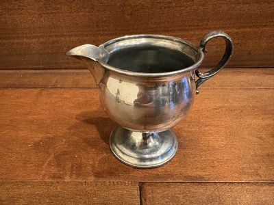 Vintage New Amsterdam Silverplate Creamer