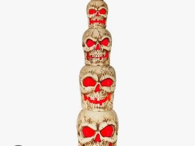 Stacked Light-Up Skulls Halloween Decoration - Spooky Red LED Eyes & Mouth