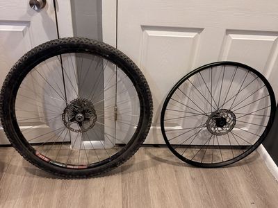 Set of 29” mtn bike wheels with one tire