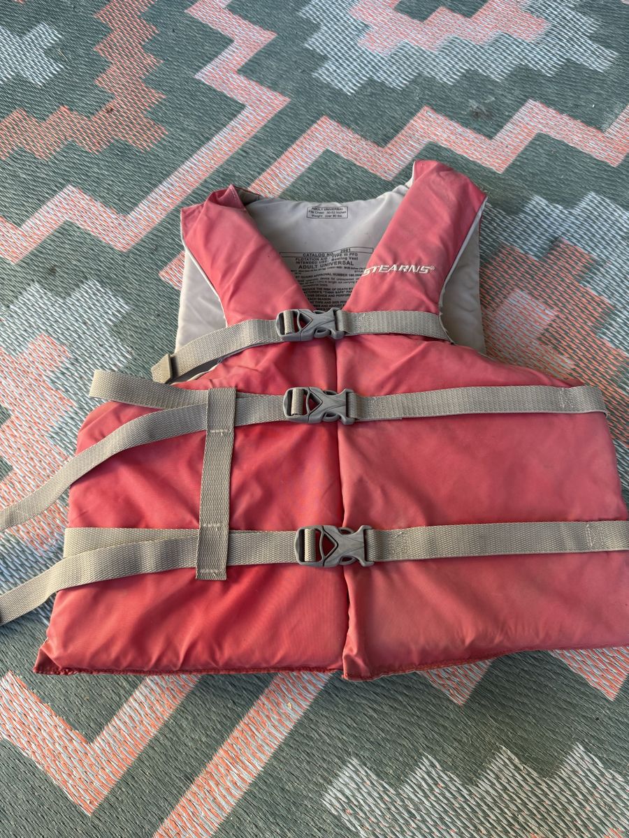 Sterns Adult Universal Life Jacket Vest