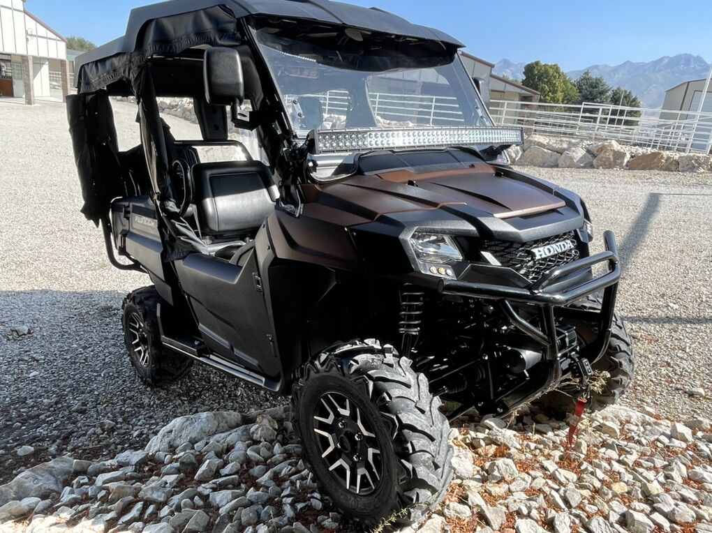 Honda Pioneer 700-4 Deluxe 2021