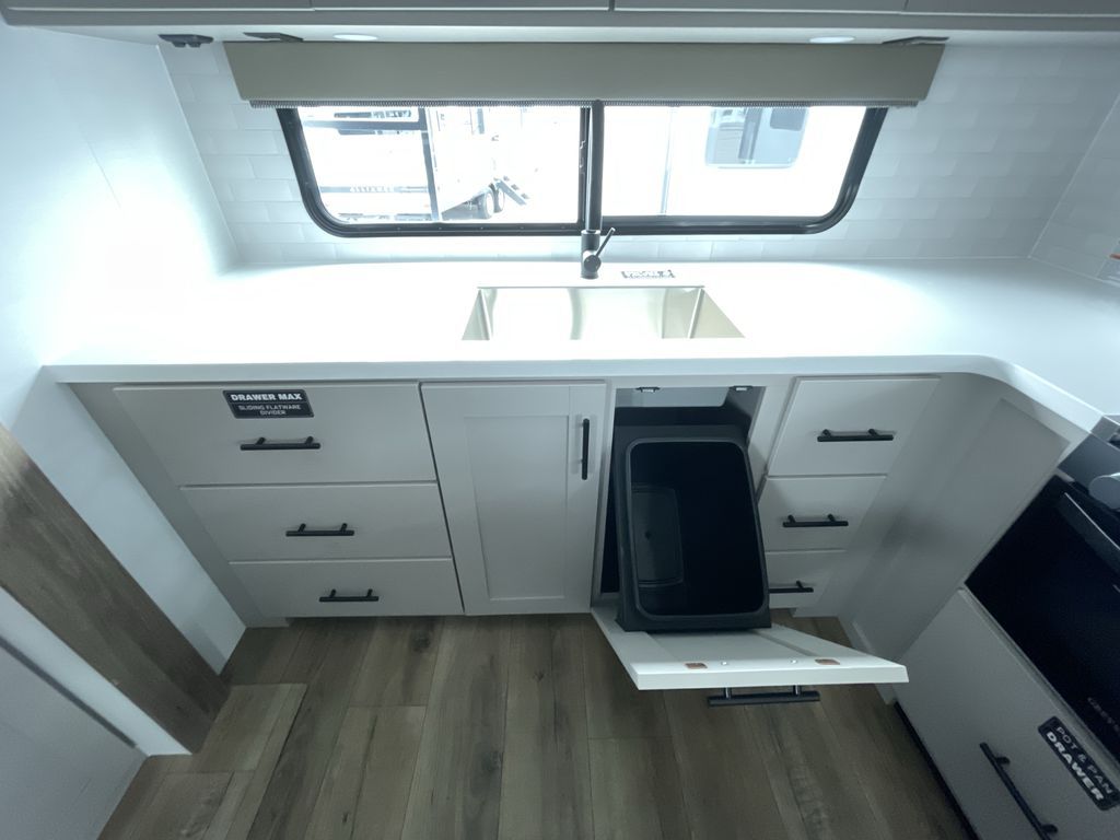 Main image 30