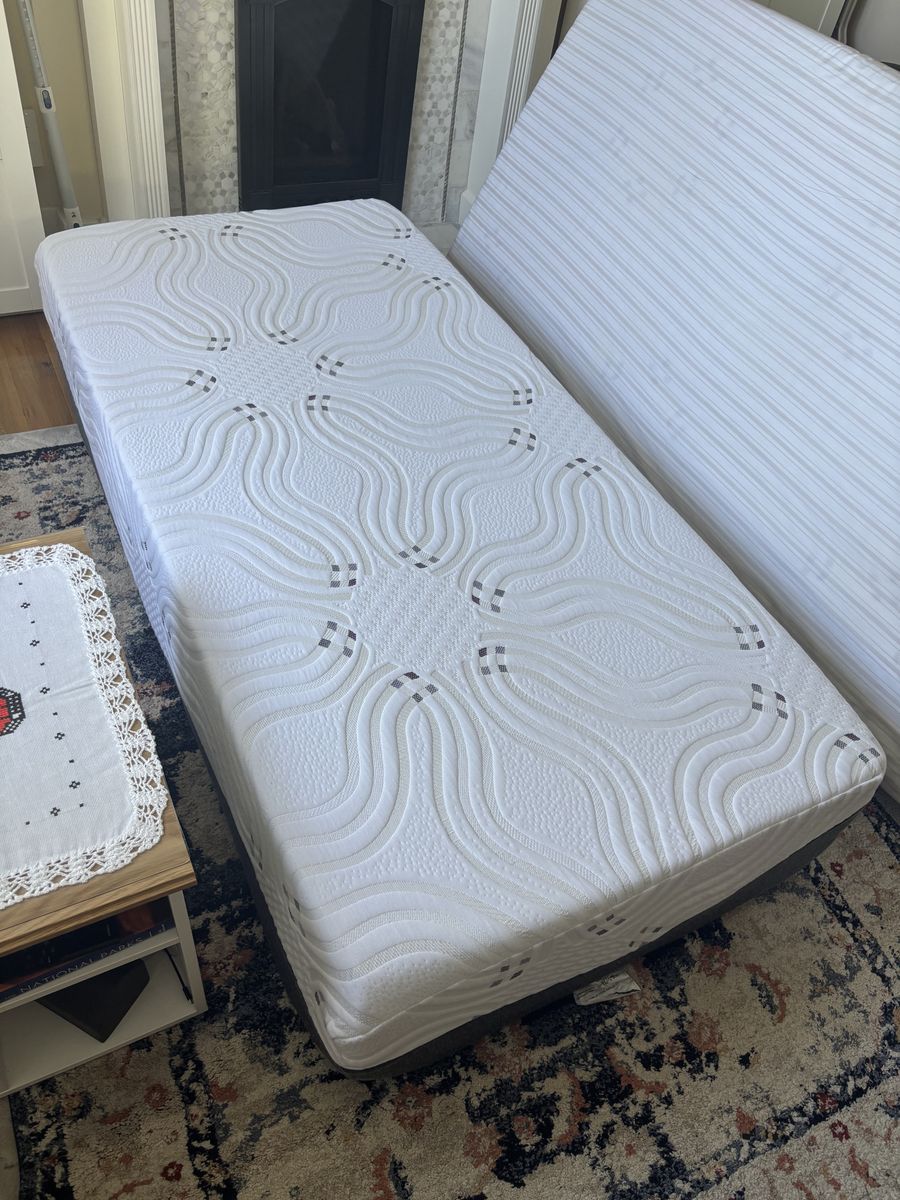 Twin XL mattress set (2 mattresses) medium Gel memory foam mattress