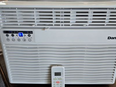 Danby Window Air Conditioner with Remote Control and Manuals 12000 BTU