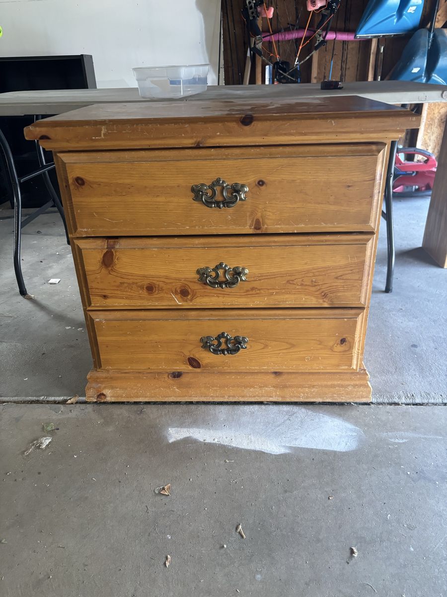 Wooden 3-Drawer Nightstand/End Table - Light Brown, 29"H x 18"Wx32L