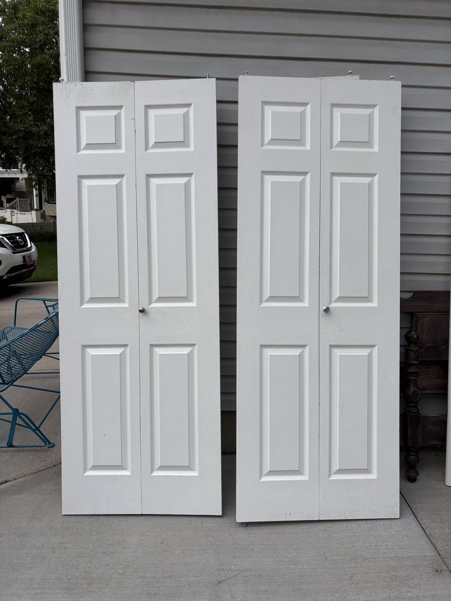 Bi-Fold Closet Doors For A Six Foot Closet