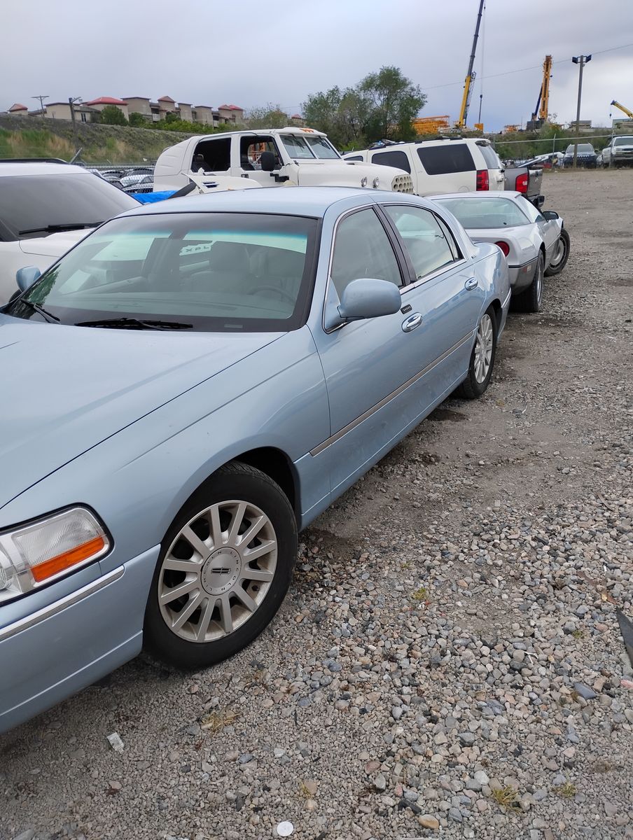 LINCOLN TOWNCAR