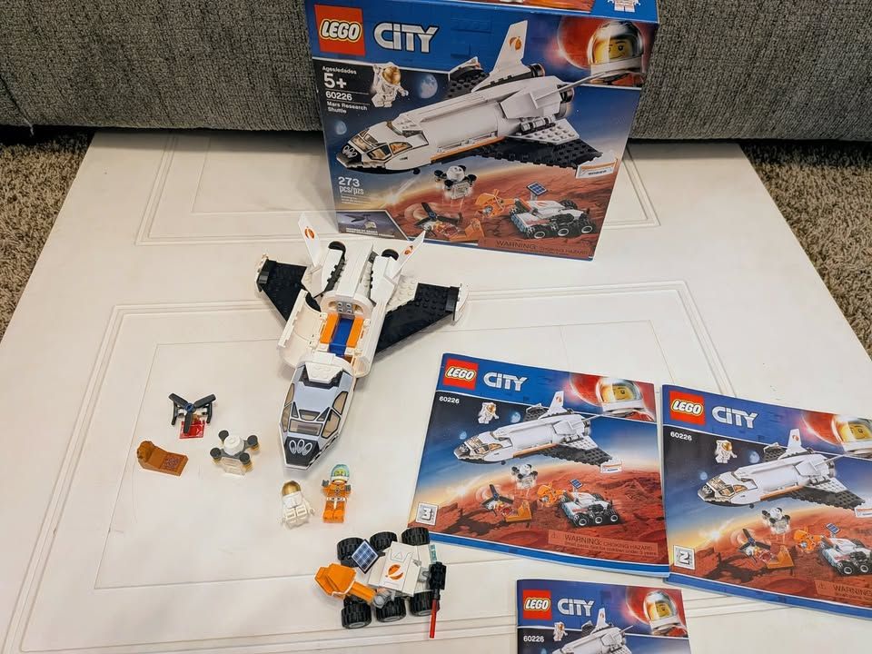 LEGO Space Set 60226 Mars Research Shuttle 100% Complete