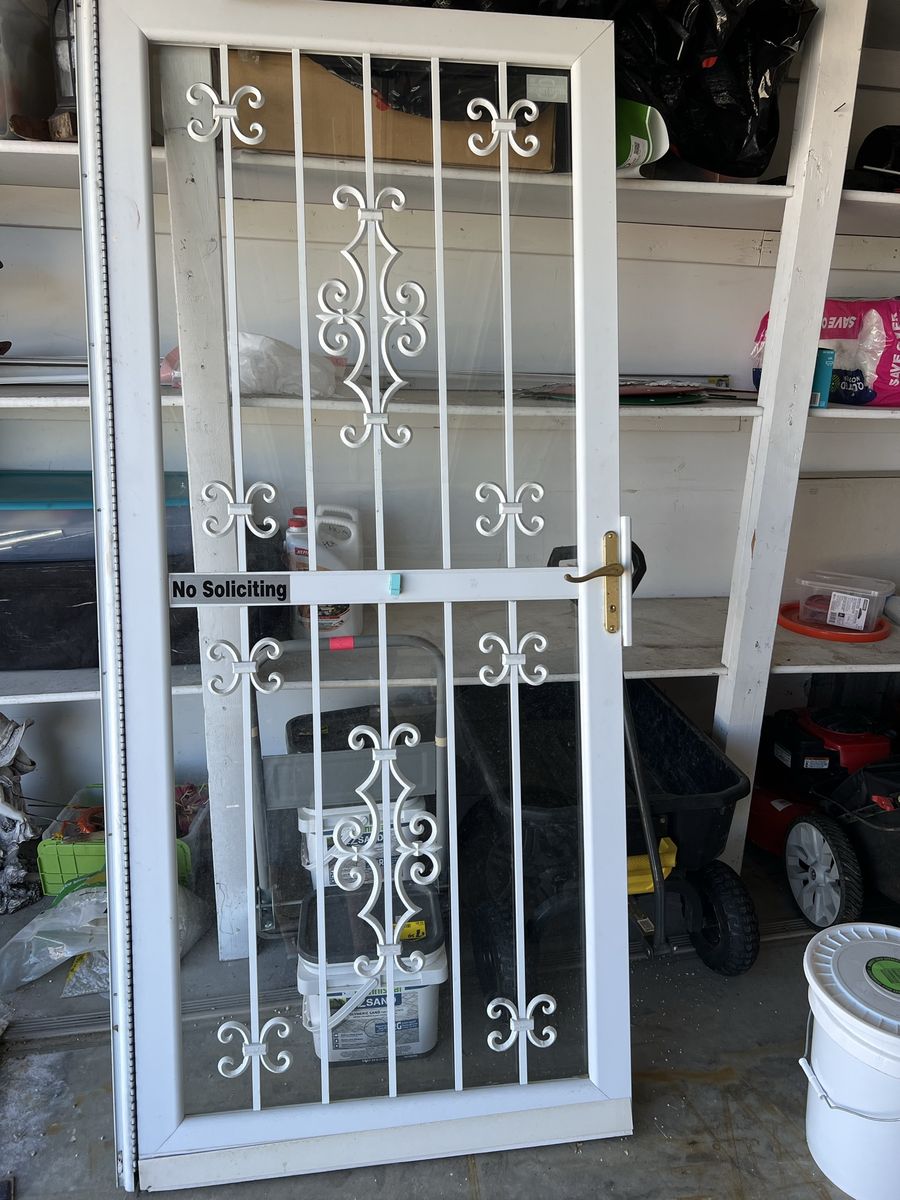 HEAVY DUTY STORM DOOR