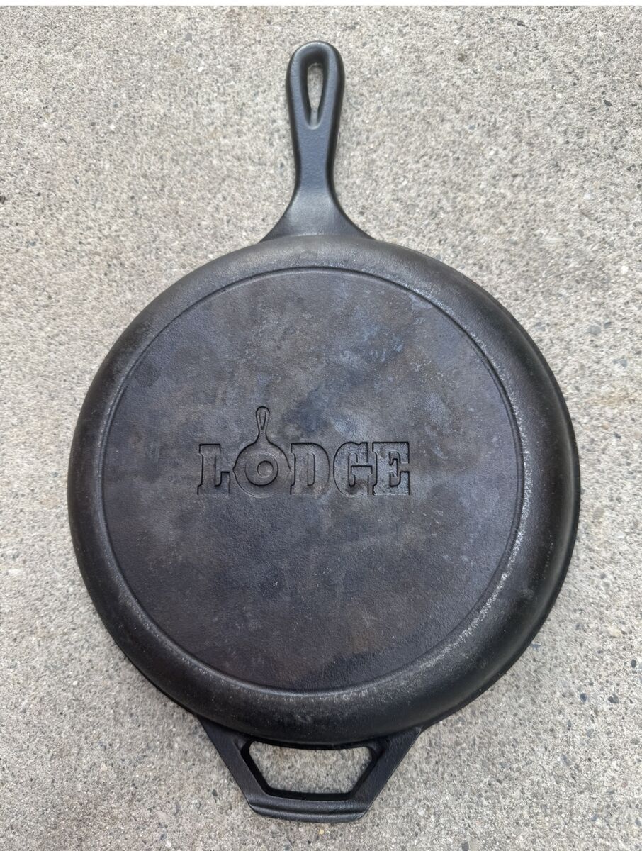 Vintage Lodge Cast Iron USA 10”.5 Flat USA