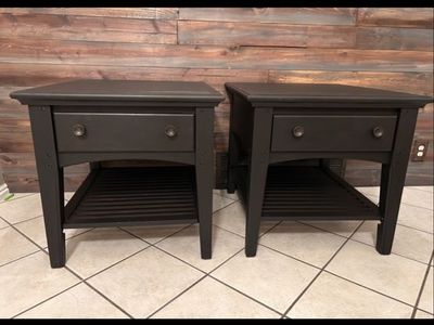 Set of 2 black nightstands