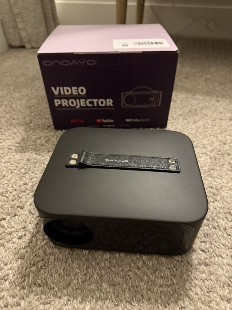 Onoayo Projector - New