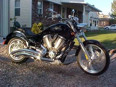 Victory Motorcycles Black Road Bike - 100 Cubic Inches, Excellent Condition