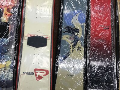 10 Used snowboard 130cm to 160cm 40.00 to 60.00 bucks each SIZE 130 TO 165