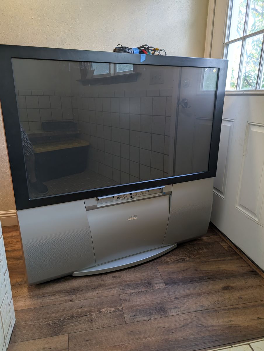 JVC 48" TV