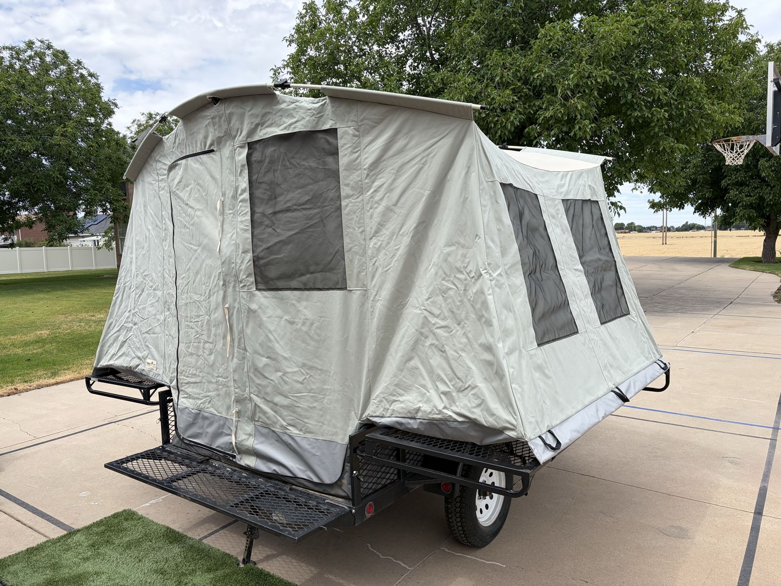 Lifetime Jumping Jack Tent Trailer