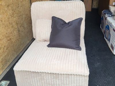 Soft Fabric Lounge Chair w/Pillows
Beige