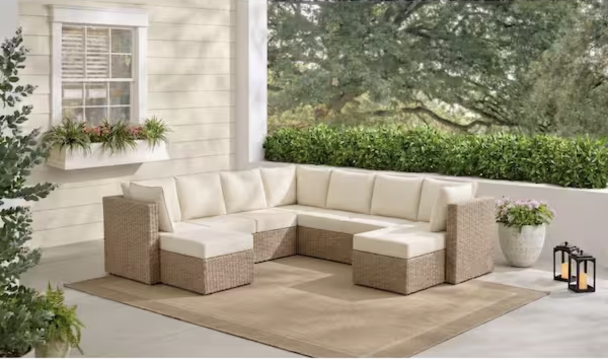 9 Piece Hampton Bay Modular Outdoor Pation Furniture (Brand new in box)