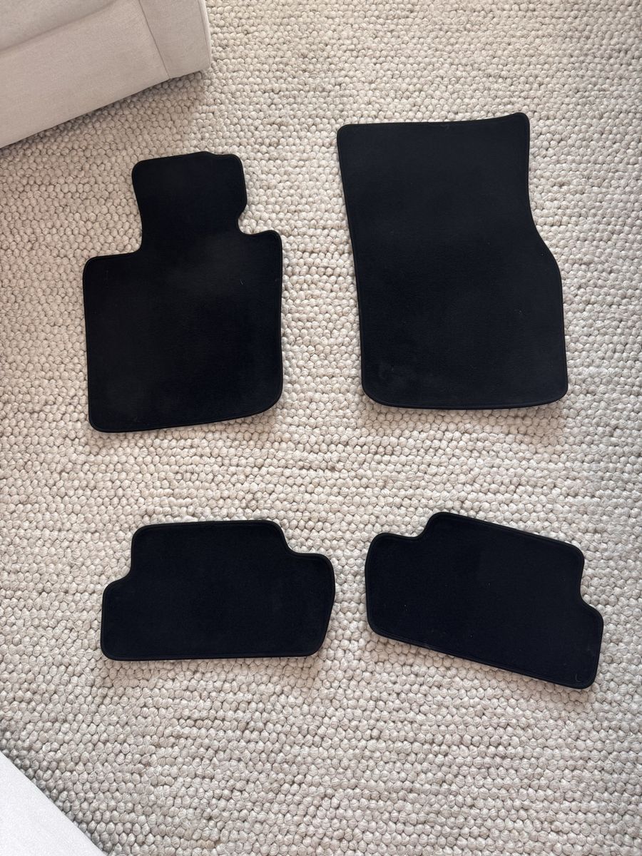 2019 Mini Cooper Hardtop carpet floor mats OEM EUC black