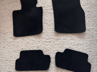 2019 Mini Cooper Hardtop carpet floor mats OEM EUC black