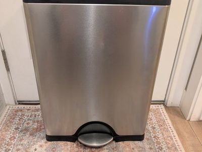 Simple Human Trash Can