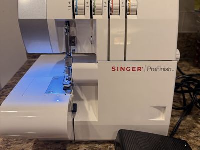 Singer ProFinish 14CG754 2-3-4 Thread Serger machine
