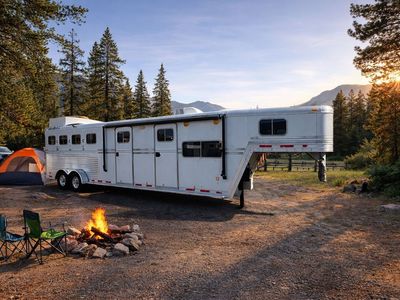 1999 Featherlite 4 Horse LQ