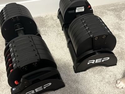Adjustable dumbbells