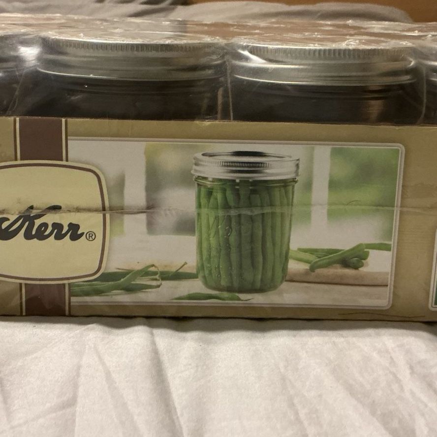 **New**Kerr Wide Mouth Pint Mason Jars 16 oz with Lids and Bands - Pack of 12