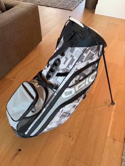 Ogio Woode Cart Bag in Cyber Camo
