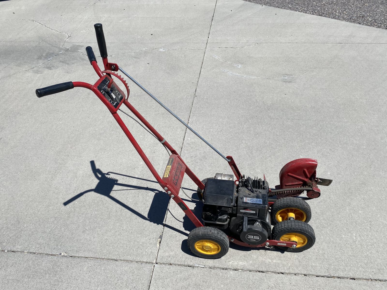 McLane 3.5 ho Edger