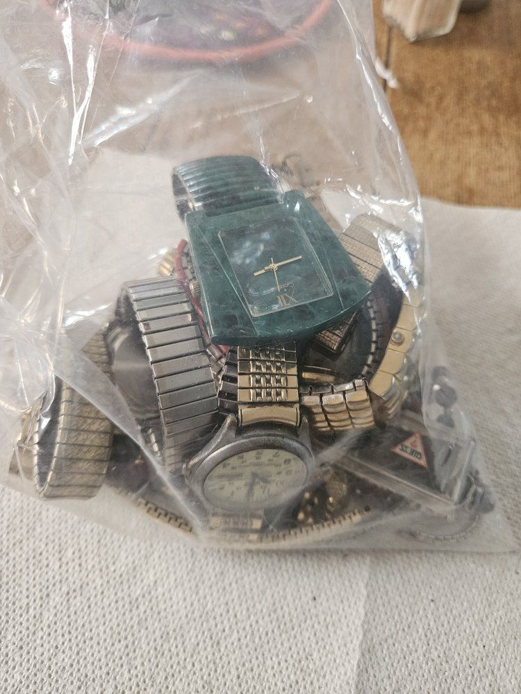 Assorted Vintage & Modern Wristwatch Bulk Lot - Mixed Brands & Styles