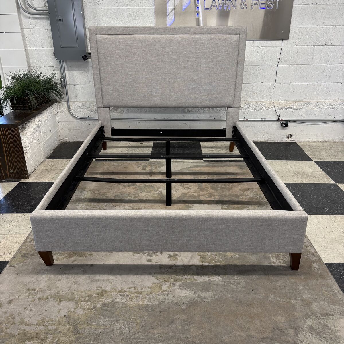 COSTCO WELDON QUEEN UPHOLSTERED BED, MISSING SLATS UNDER MATTRESS!