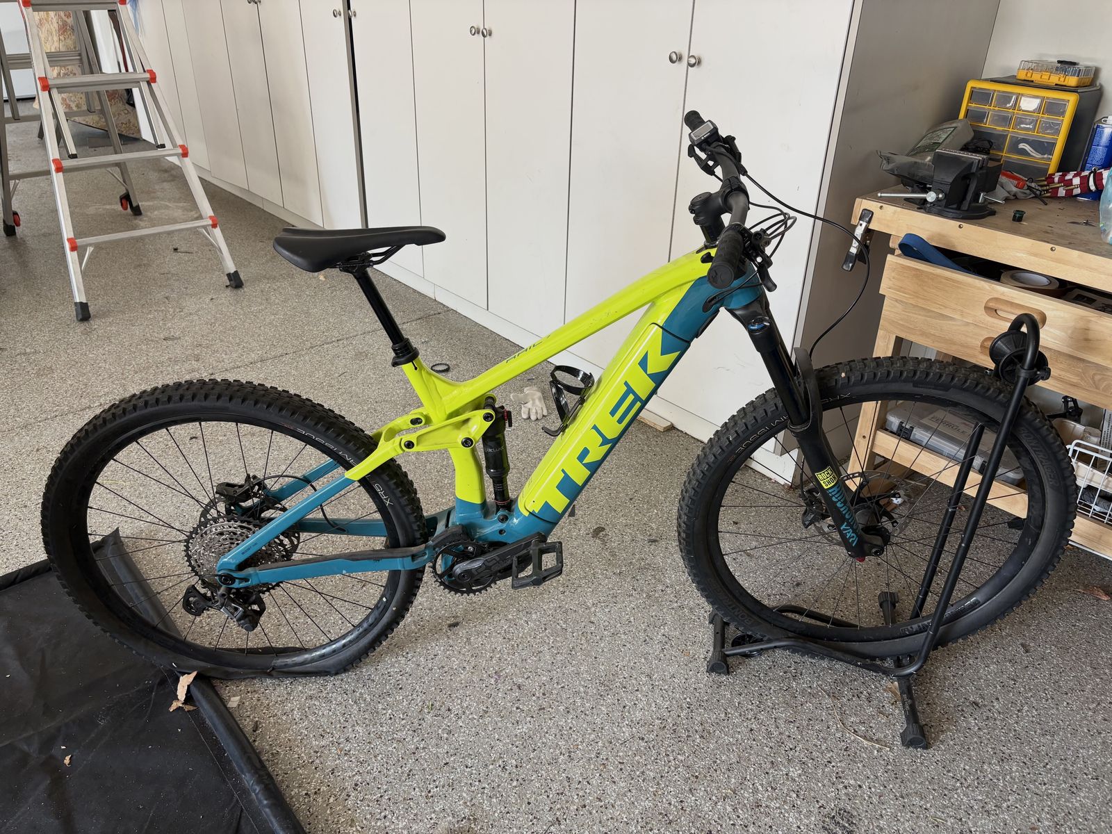 2020 Trek Rail 7 E-Mountain eBike - Large Size (Needs Minor Work) - $2,100