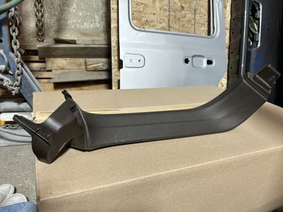 17-25 Audi Q7 LT Lift Gate Trim
