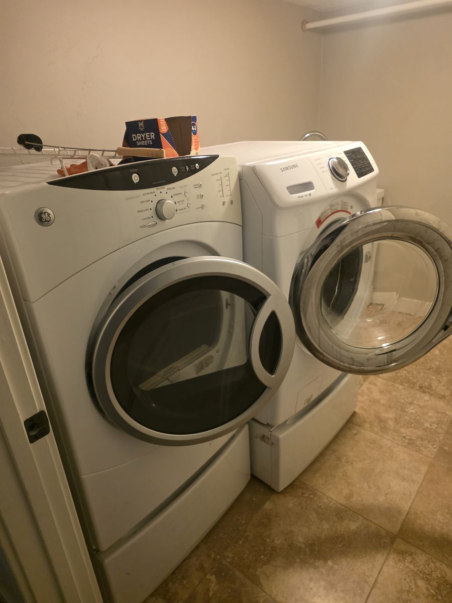 Front Load Washer and dryer in GREAT Condition!